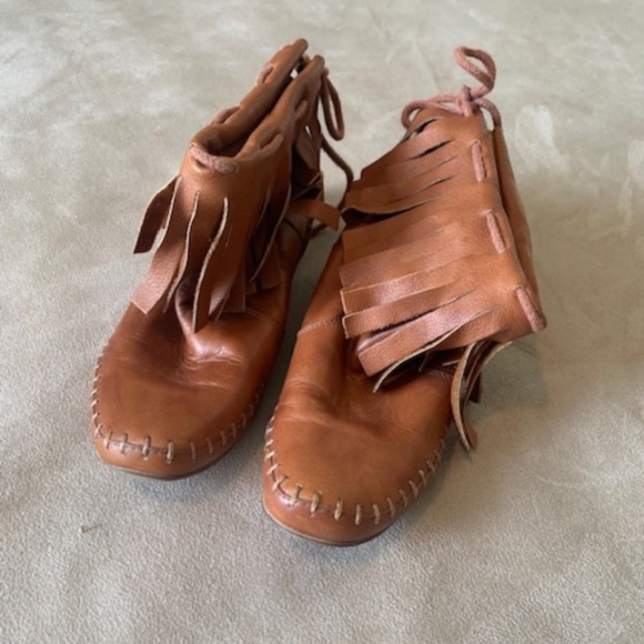 Leather Moccasin Booties - Steve Madden size 7 - Picture 4 of 7